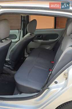 Седан Renault Thalia 2005 в 