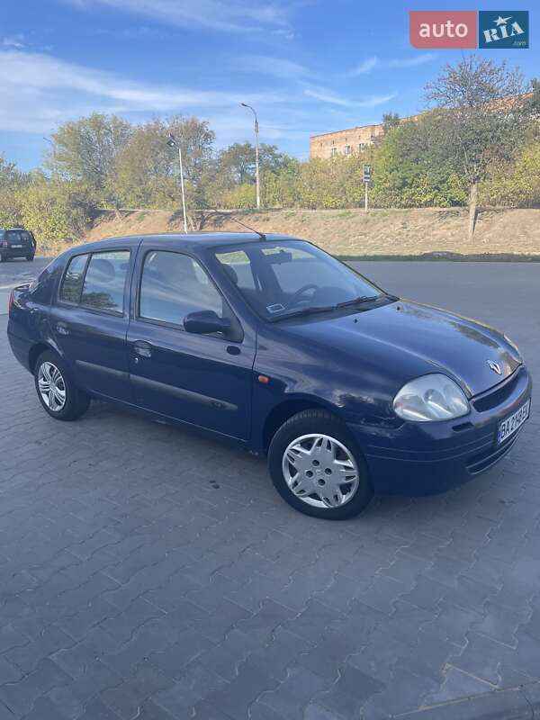 Седан Renault Thalia 2001 в Ватутино