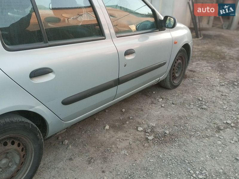 Седан Renault Thalia 2004 в Борщеве