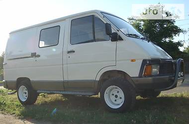 Минивэн Renault Trafic 1988 в Вознесенске