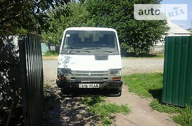 Грузопассажирский фургон Renault Trafic 1991 в Синельниково