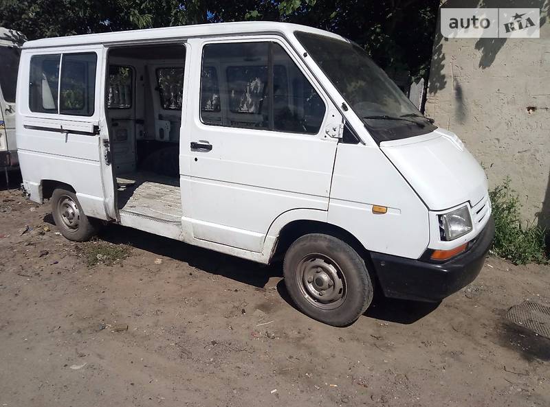 Грузовой фургон Renault Trafic 1996 в Изяславе
