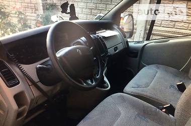 Грузопассажирский фургон Renault Trafic 2004 в Ровно