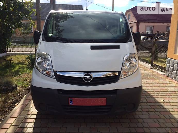 Грузопассажирский фургон Renault Trafic 2013 в Дубно