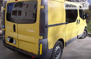 Грузопассажирский фургон Renault Trafic 2005 в Луцке