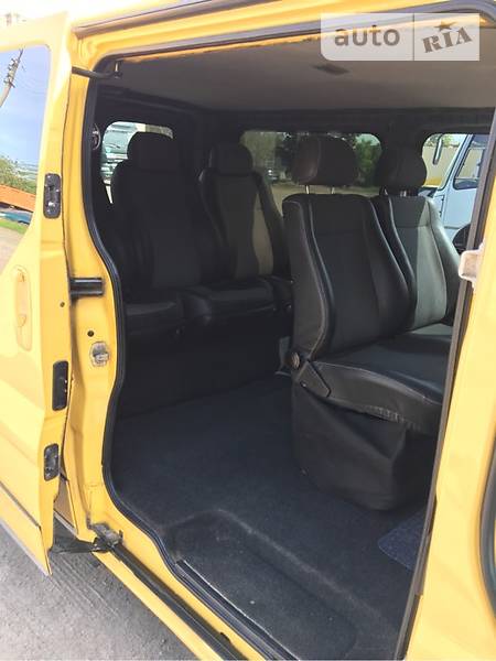 Вантажопасажирський фургон Renault Trafic 2006 в Києві