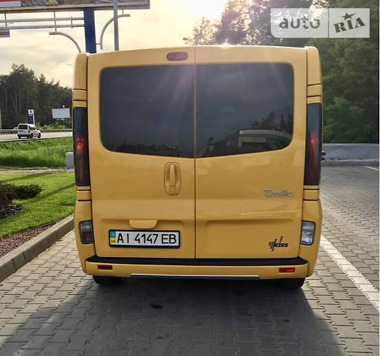 Вантажопасажирський фургон Renault Trafic 2006 в Києві