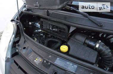 Вантажопасажирський фургон Renault Trafic 2009 в 
