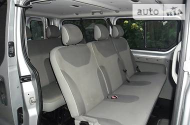 Вантажопасажирський фургон Renault Trafic 2009 в 