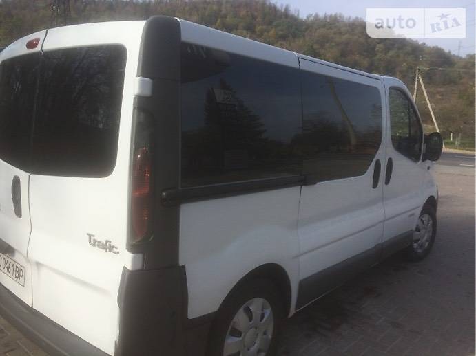 Мінівен Renault Trafic 2004 в Вижниці
