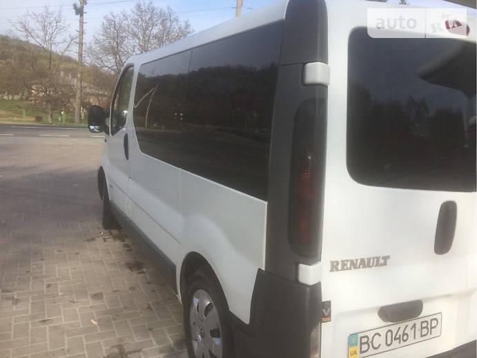 Мінівен Renault Trafic 2004 в Вижниці