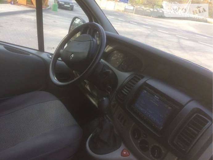 Мінівен Renault Trafic 2004 в Вижниці