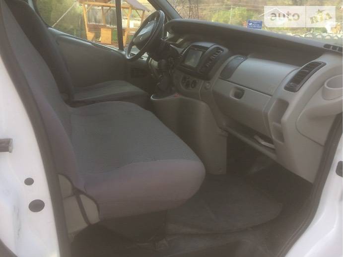 Мінівен Renault Trafic 2004 в Вижниці