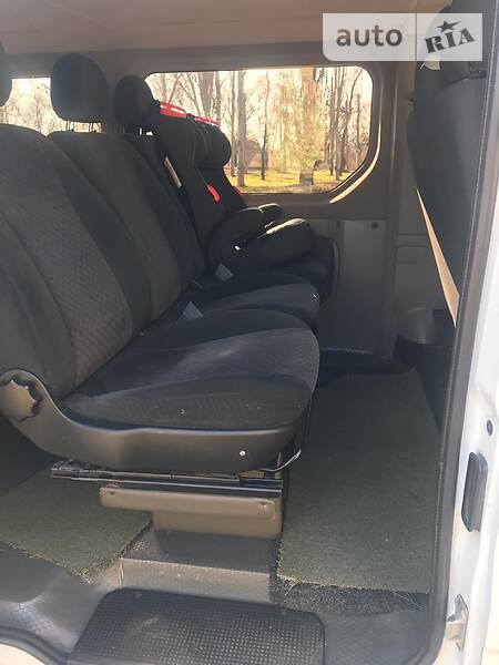 Минивэн Renault Trafic 2010 в Торецке