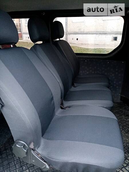 Мінівен Renault Trafic 2002 в Вараші