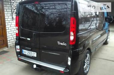 Вантажопасажирський фургон Renault Trafic 2014 в 