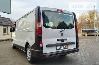 Грузопассажирский фургон Renault Trafic 2017 в Черновцах