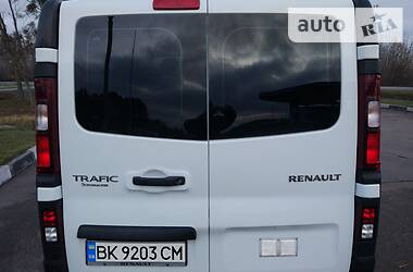 Вантажопасажирський фургон Renault Trafic 2015 в Дубні