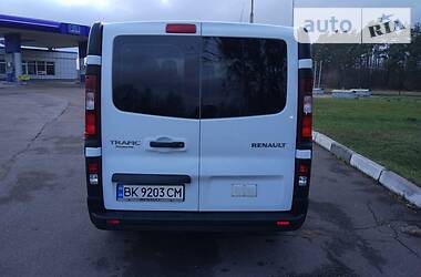 Грузопассажирский фургон Renault Trafic 2015 в Дубно