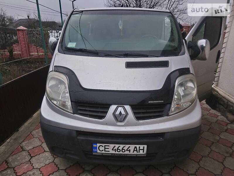 Минивэн Renault Trafic 2007 в Кельменцах