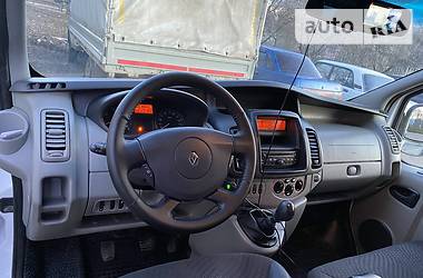 Вантажопасажирський фургон Renault Trafic 2012 в 