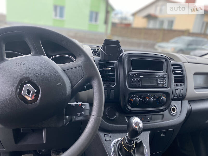 Вантажопасажирський фургон Renault Trafic 2015 в Луцьку