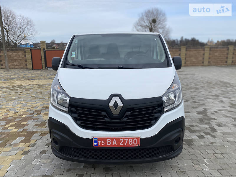 Вантажопасажирський фургон Renault Trafic 2015 в Луцьку