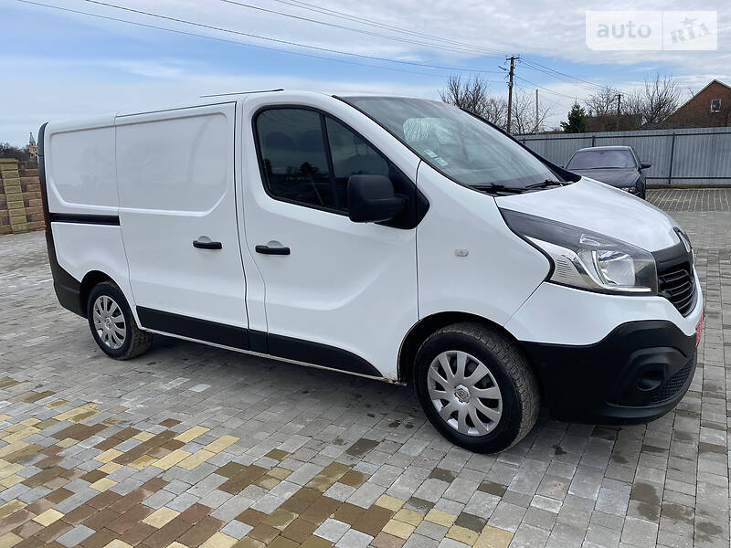 Вантажопасажирський фургон Renault Trafic 2015 в Луцьку