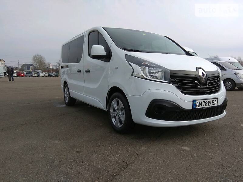 Вантажопасажирський фургон Renault Trafic 2016 в Бердичеві