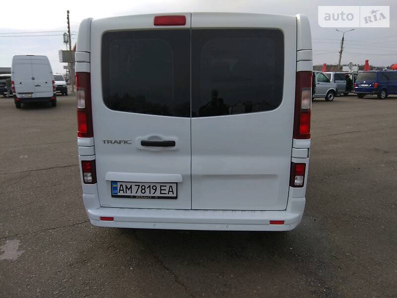 Вантажопасажирський фургон Renault Trafic 2016 в Бердичеві