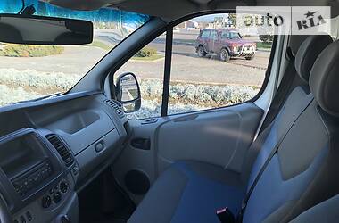 Вантажопасажирський фургон Renault Trafic 2013 в 