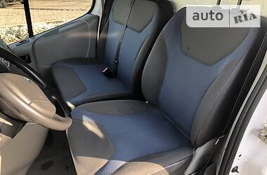 Вантажопасажирський фургон Renault Trafic 2013 в 