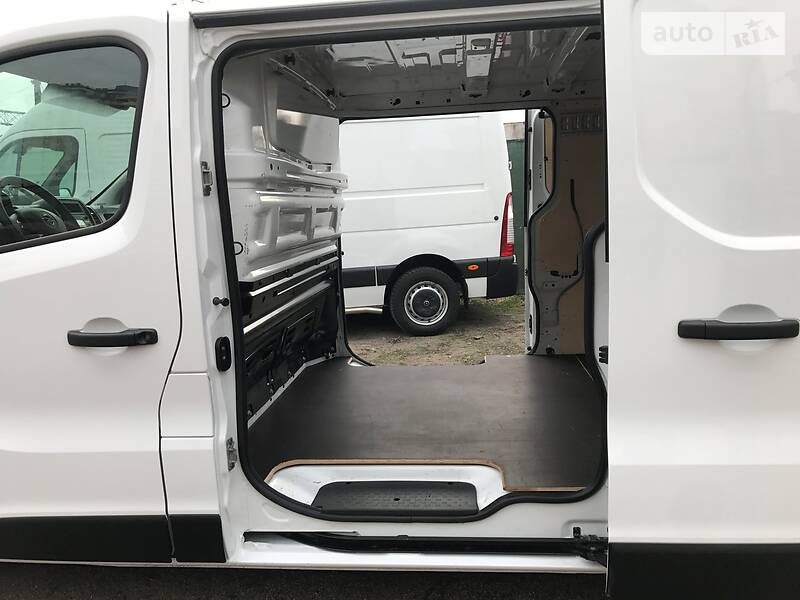 Вантажопасажирський фургон Renault Trafic 2015 в Одесі фото 7 Вантажопасажирський фургон Renault Trafic 2015 в Одесі