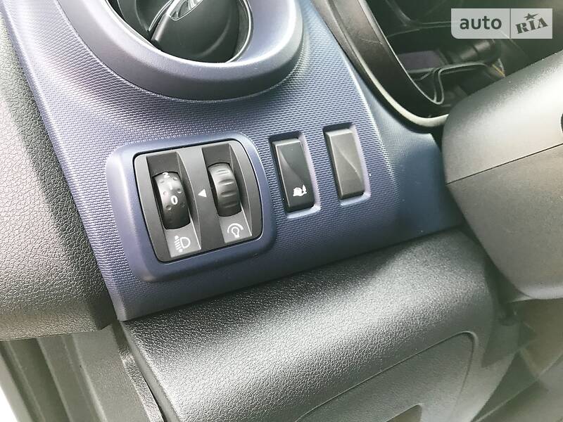 Вантажопасажирський фургон Renault Trafic 2015 в Одесі фото 15 Вантажопасажирський фургон Renault Trafic 2015 в Одесі