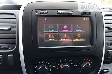 Вантажопасажирський фургон Renault Trafic 2017 в 