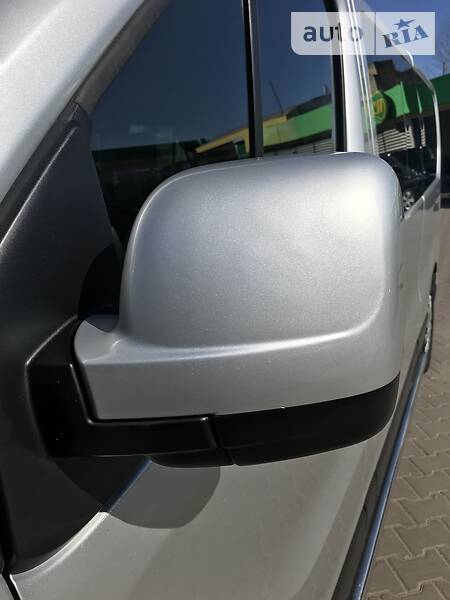 Мінівен Renault Trafic 2015 в Бродах