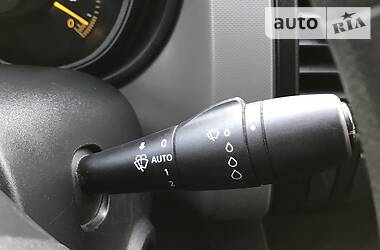 Вантажопасажирський фургон Renault Trafic 2015 в 