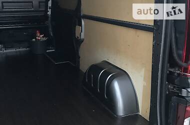 Вантажопасажирський фургон Renault Trafic 2015 в 