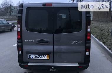 Вантажопасажирський фургон Renault Trafic 2015 в 