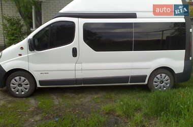 Грузопассажирский фургон Renault Trafic 2006 в 