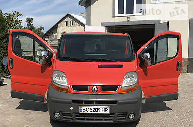 Мінівен Renault Trafic 2004 в Золочеві