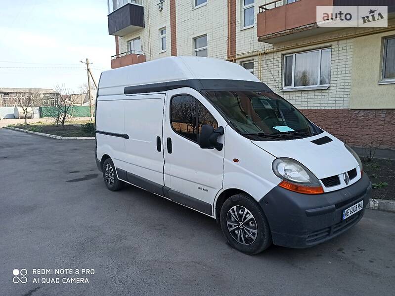 Вантажопасажирський фургон Renault Trafic 2006 в Кривому Розі фото Вантажопасажирський фургон Renault Trafic 2006 в Кривому Розі