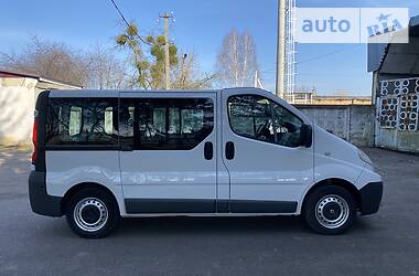 Вантажопасажирський фургон Renault Trafic 2012 в 