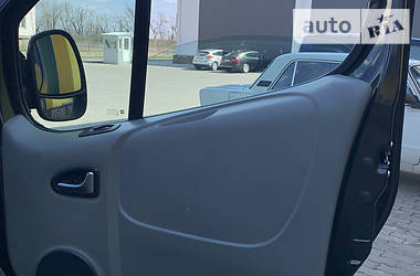 Мінівен Renault Trafic 2012 в 