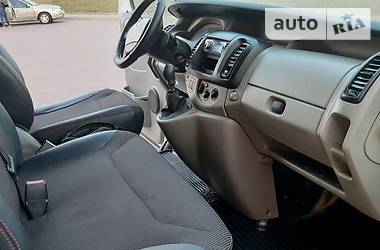 Вантажопасажирський фургон Renault Trafic 2005 в 