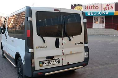 Вантажопасажирський фургон Renault Trafic 2005 в 