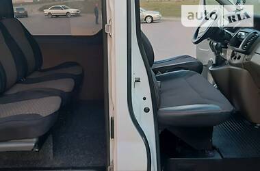 Вантажопасажирський фургон Renault Trafic 2005 в 