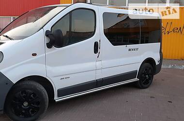 Вантажопасажирський фургон Renault Trafic 2005 в 