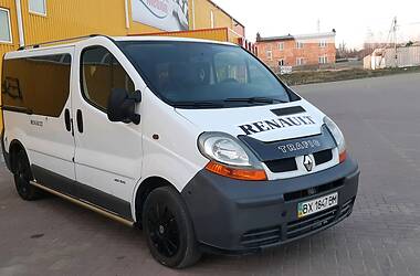 Вантажопасажирський фургон Renault Trafic 2005 в 