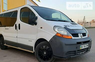 Вантажопасажирський фургон Renault Trafic 2005 в 
